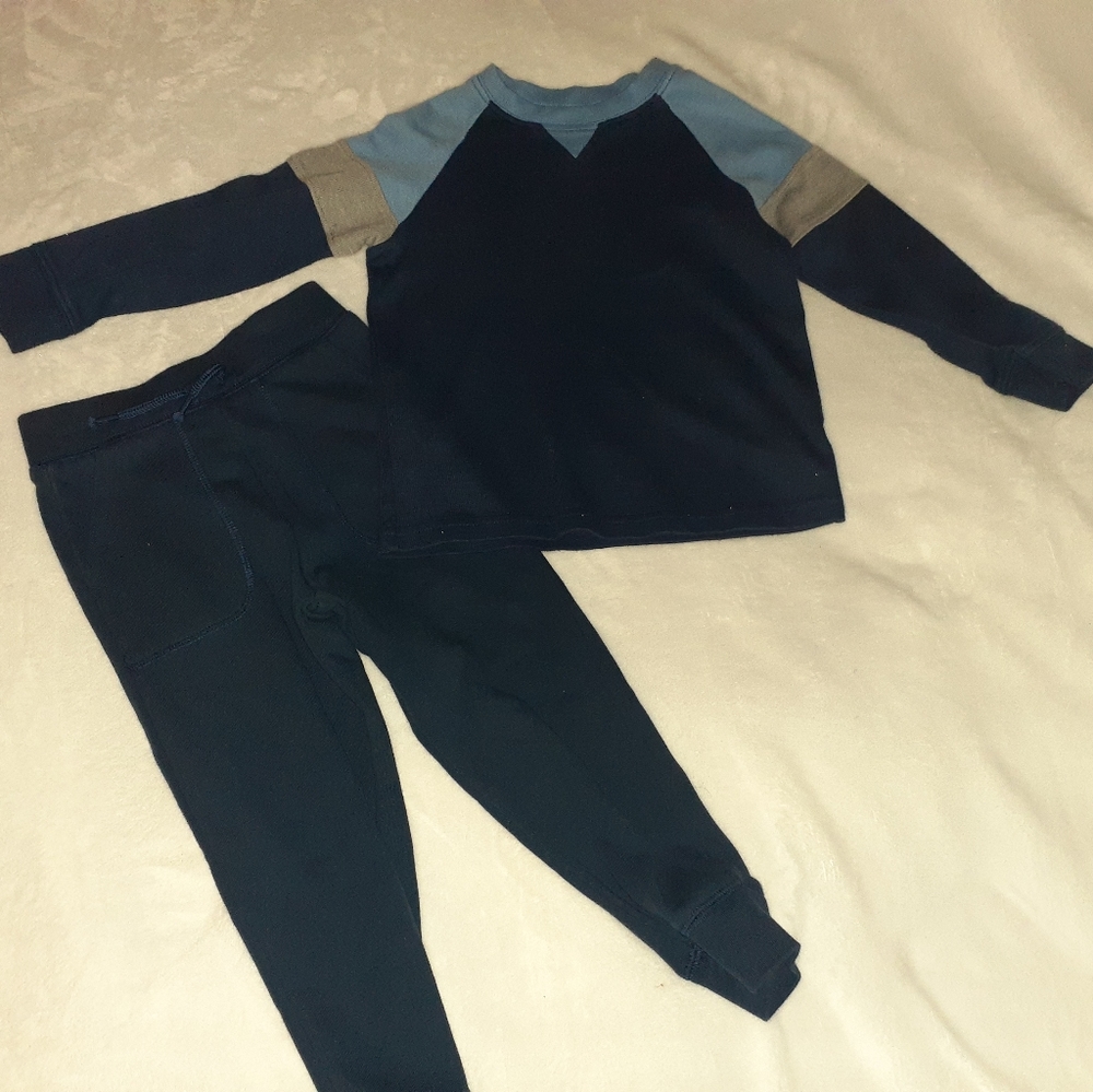 10/$40 Garanimals Boy Outfit